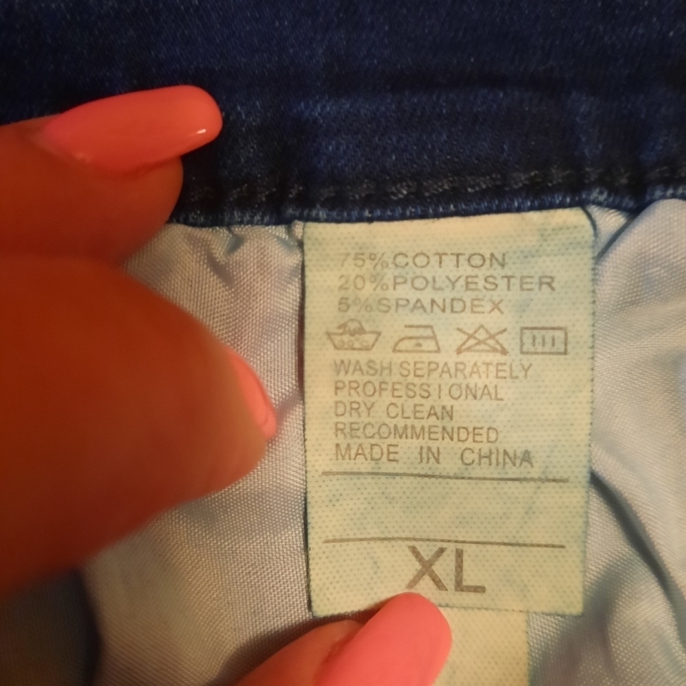 SHEIN Men's Distressed Blue Jeans - Picture 6 of 6